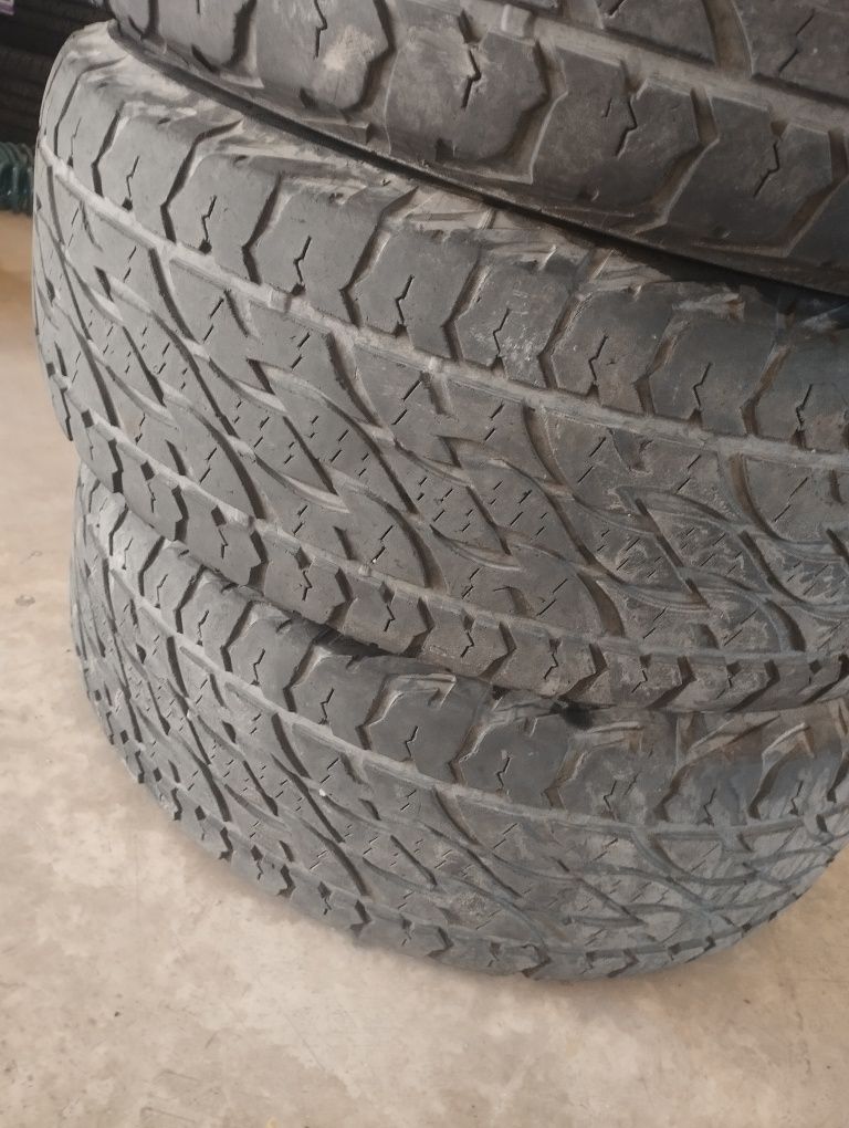 Продам бу шины комплек шинь