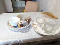 Посуда разная, кухонная, стекло и пластик и т.д.