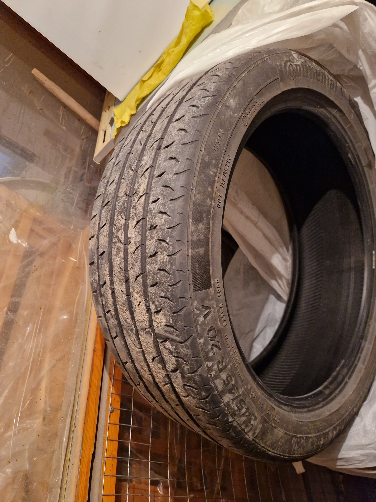 Шины летний Continental 245/45/R20 103V, продается в отличном состояни