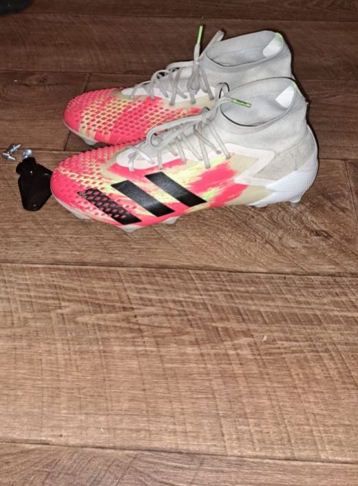 Бутсы Adidas Predator в отличном состоянии 40,5 размер