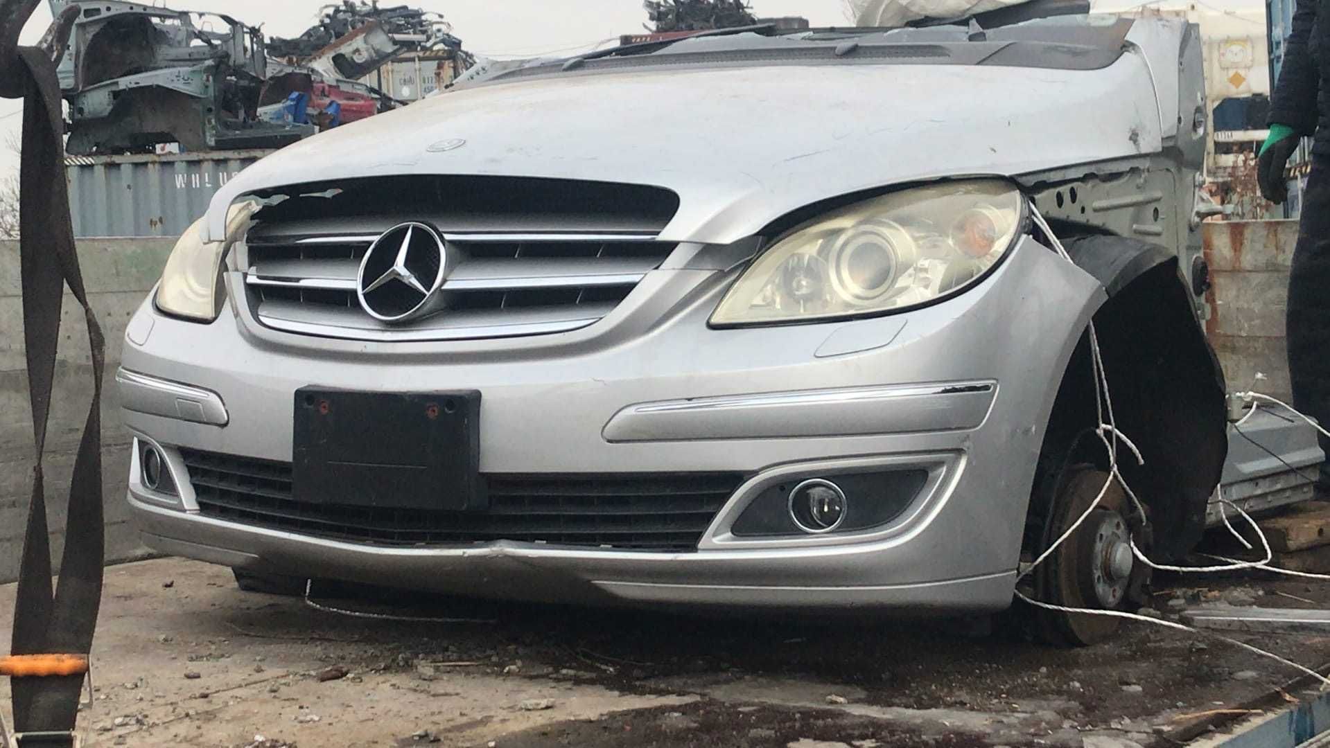 Передняя часть Мерседес В170 W245