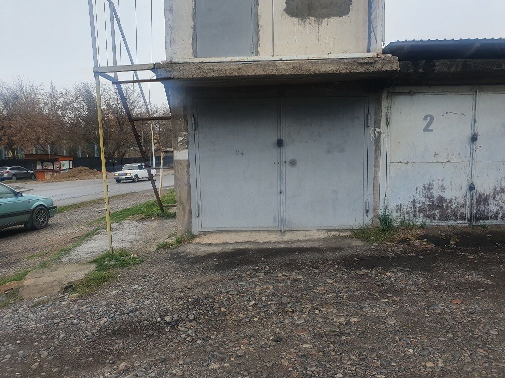 Гараж в доль дороги