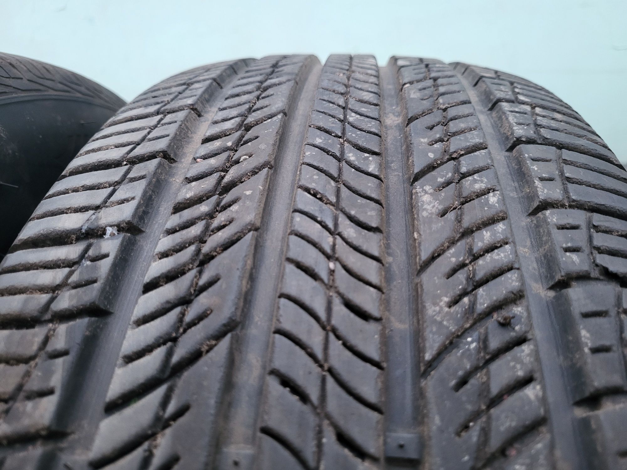 Шины летние 235/60R18 6шт.