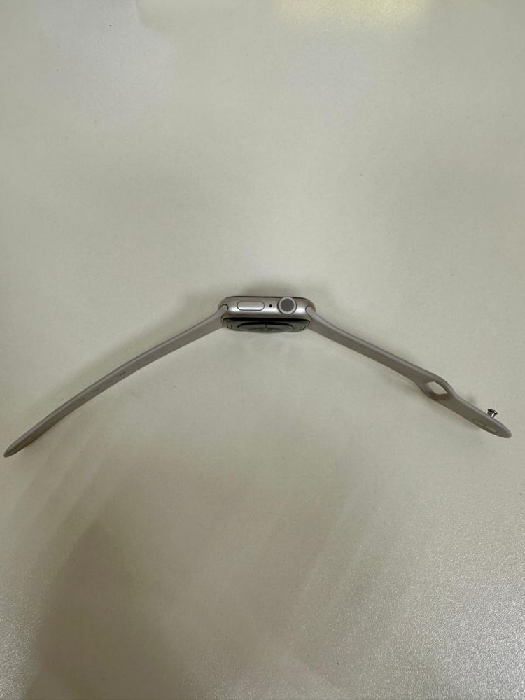 Продам Apple Watch 9 41мм Starlight