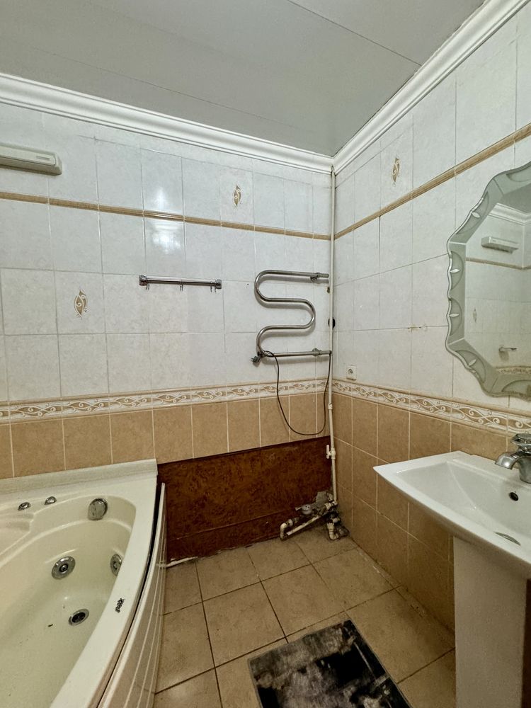 Продаем 3 комн. кв. по ул. Московская(рядом ЦОН по ул. Чкалова)