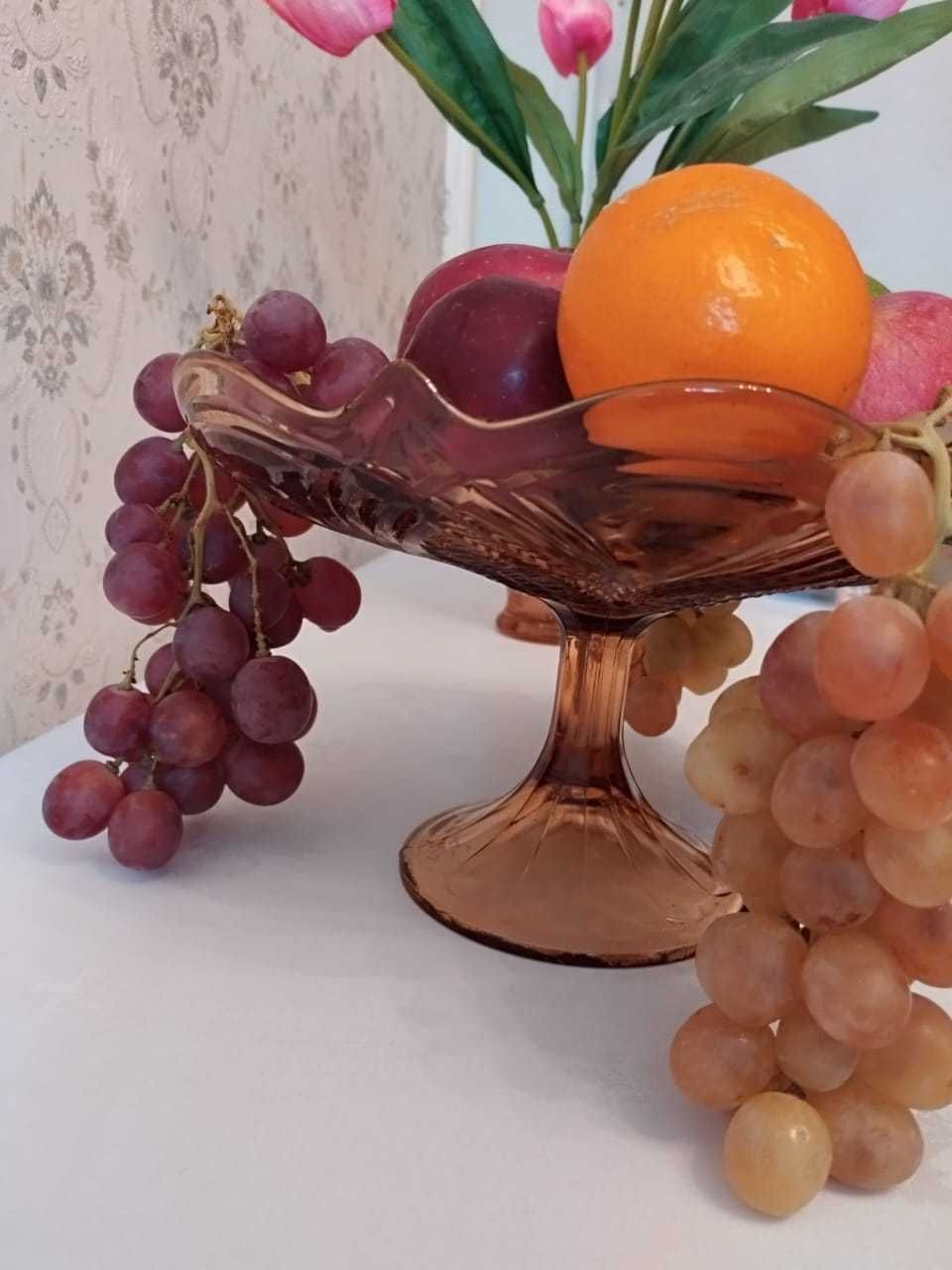 Ваза для фруктов, фужеры .Карамельное стекло. Винтаж СССР.