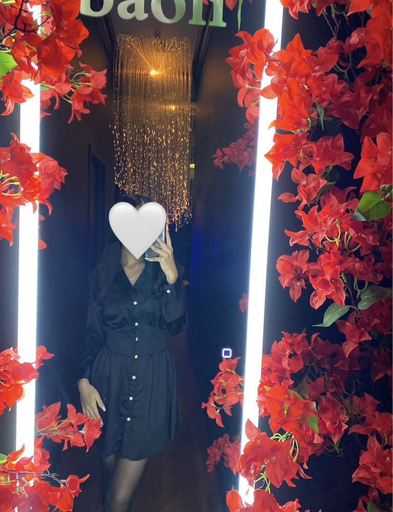 Чёрное атласное платье Zara