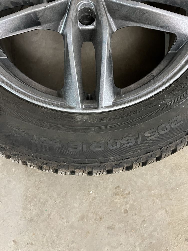 Продам шины с дисками Nokian Hakkepelita 8