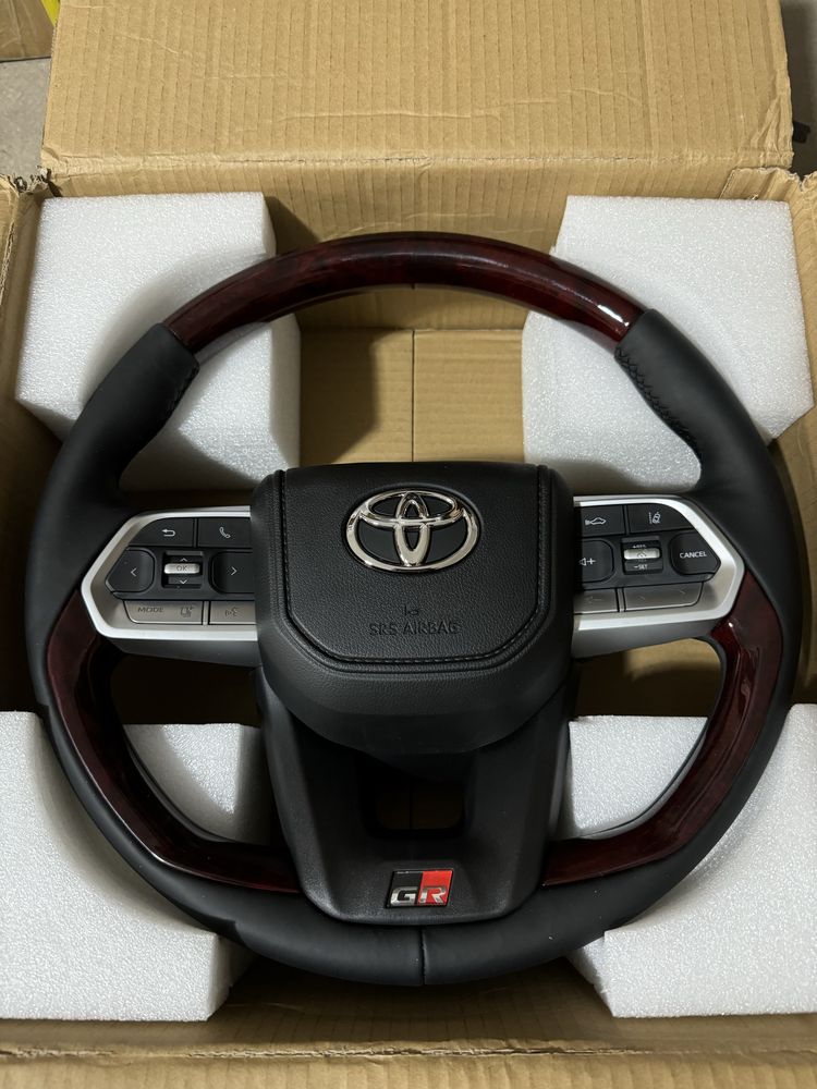 Анатомический руль на Toyota Prado 120 land cruiser 150