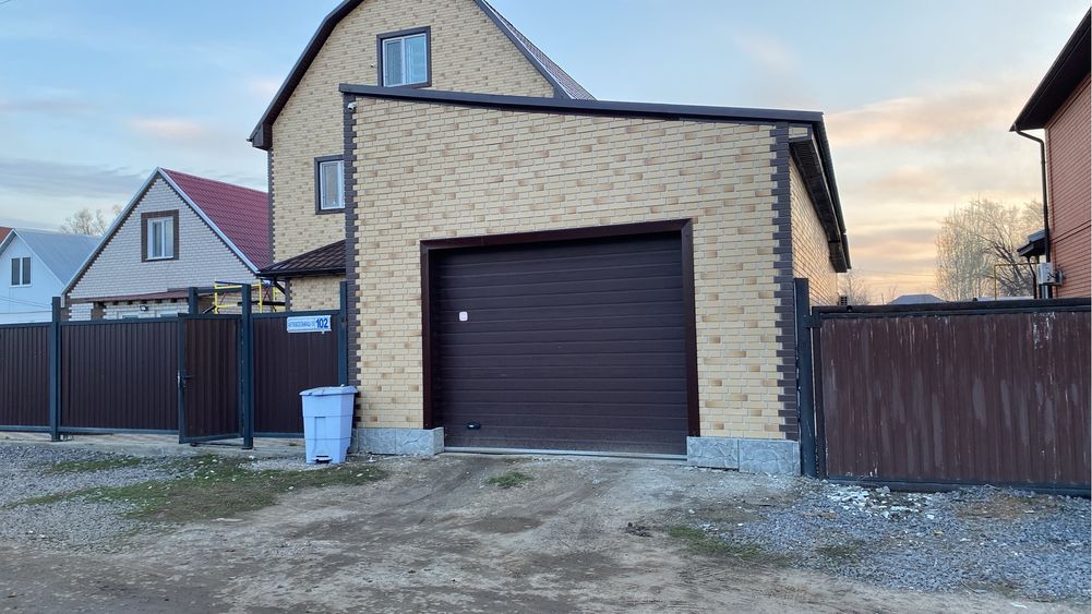 Продам дом с большим участком , гаражом и т.д есть доп сроение с сепи