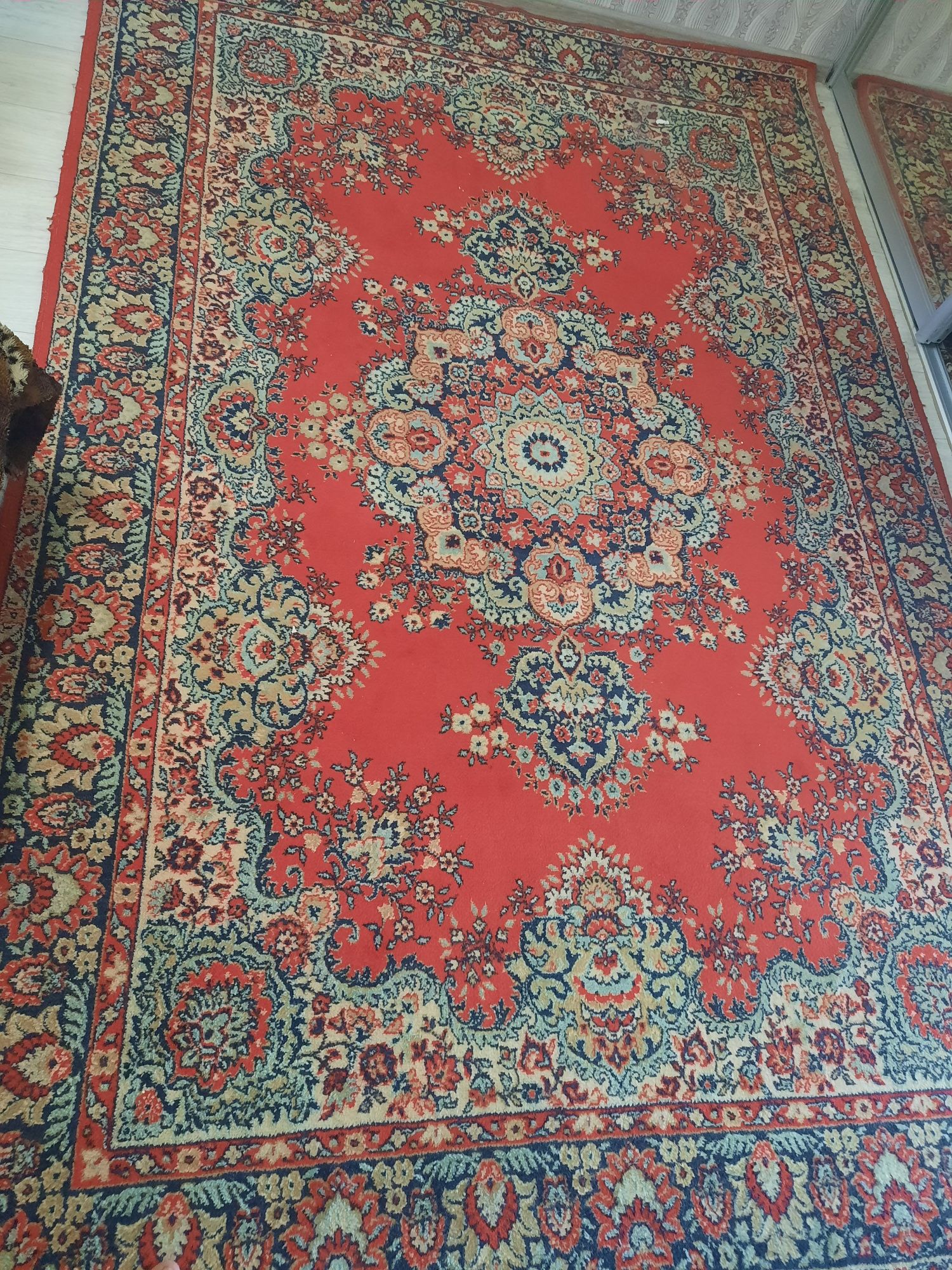Продам ковёр шерстяной