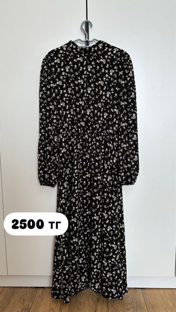 Продам платья 46(м)  размера