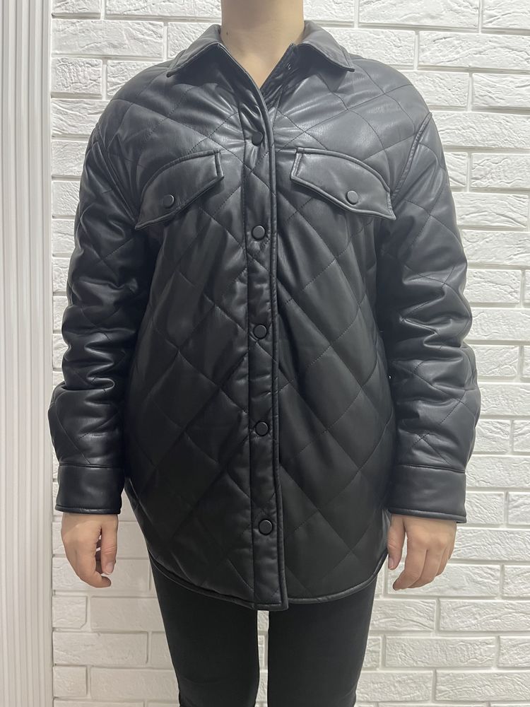 Продам женскую куртку бренда Bershka