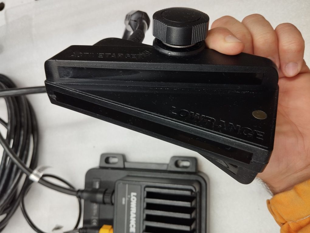 Продам эхолот Lowrance hds 9 Carbon+ Active Target 1.
Прибор и датчик