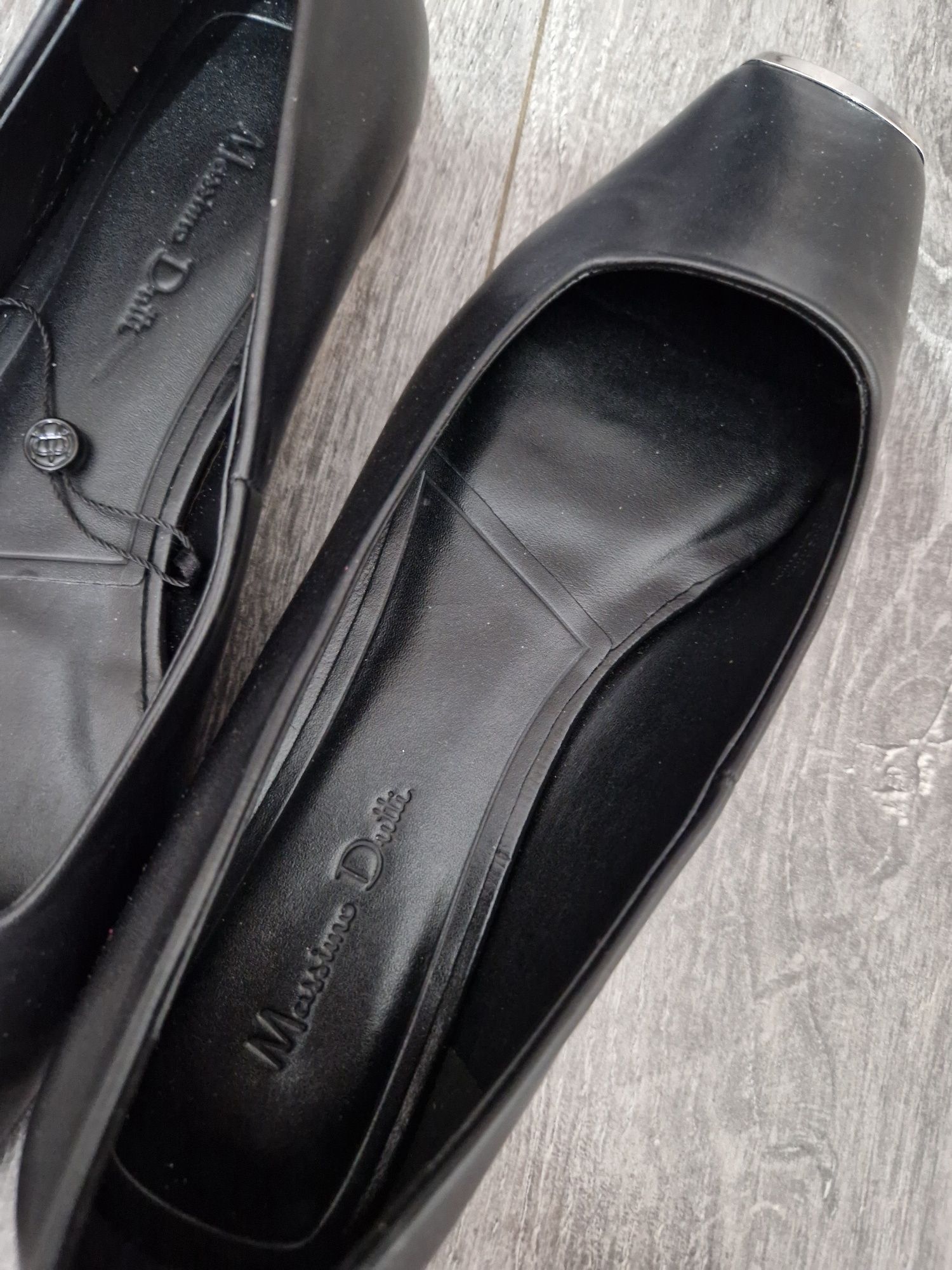 Продам новые  кожаные туфли Massimo dutti, 38.5 размер