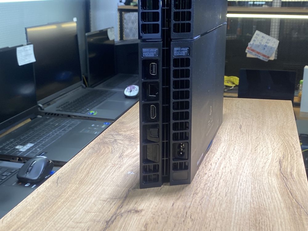 Sony PlayStation 4 FAT, 1 tb, 2 джойстика, версия 9.03, 10092/А10