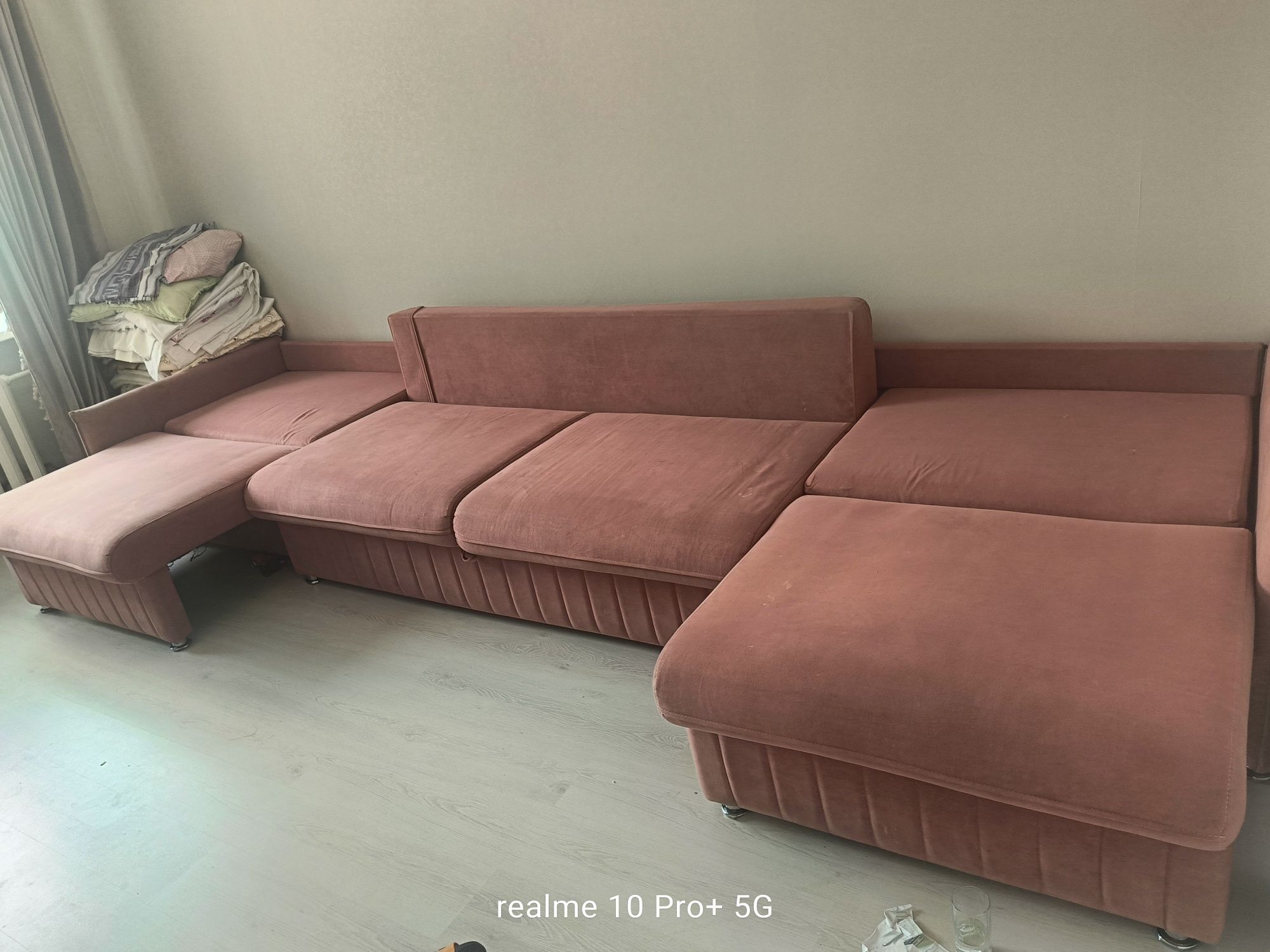 Продам диван 3.75 метров