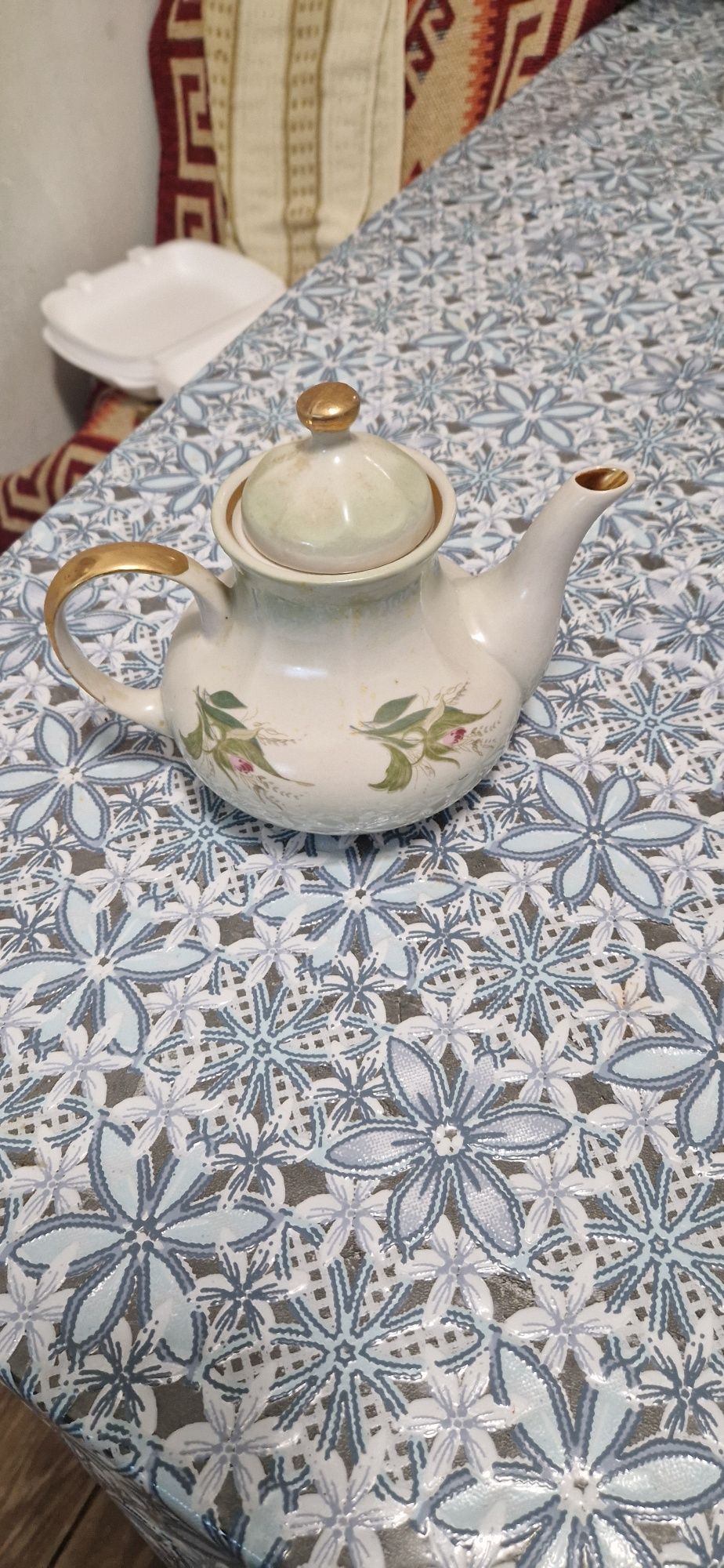Продам новый фарфорвый заварник СССР.