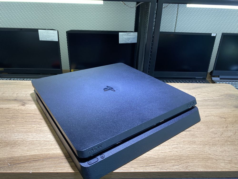 Sony PlayStation 4 Slim, 1 TB, 2 джойстика, 10397/А10