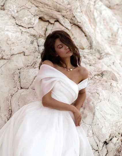 Продаю Свадебное Платье (IVORY DRESS.KZ)