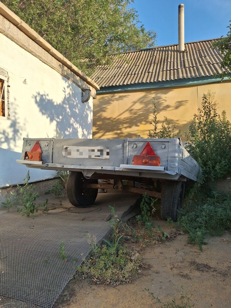 легковой прицеп    .
