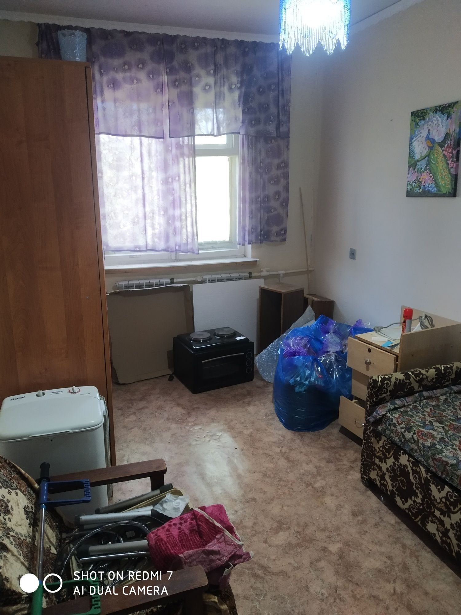 Продам 2х комнатную по Абая 42