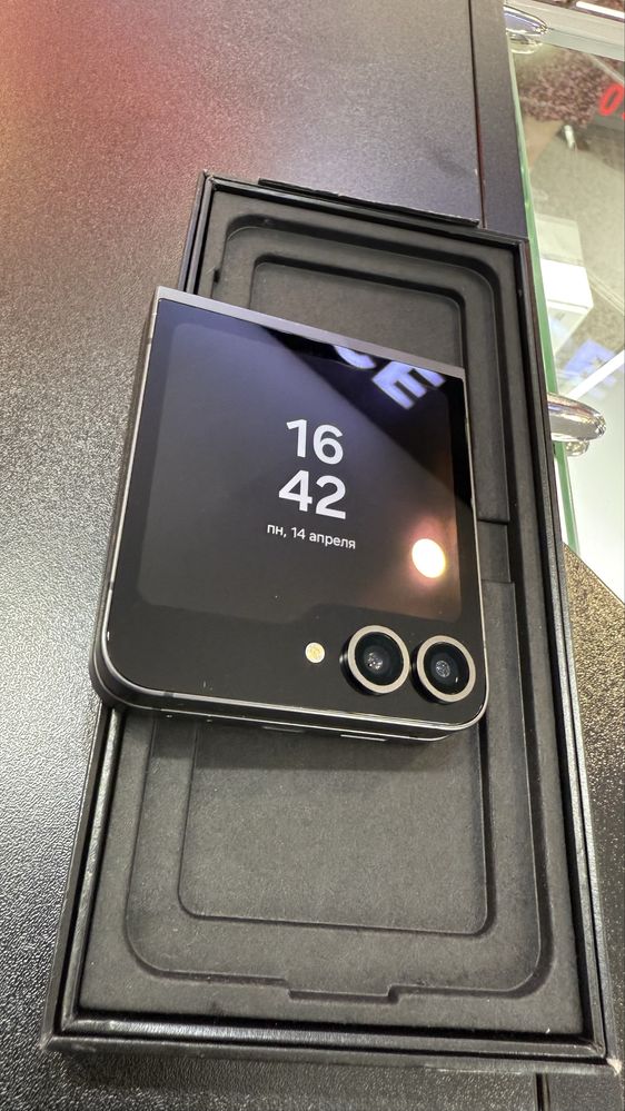 Samsung Z Flip 6 512GB Carbon