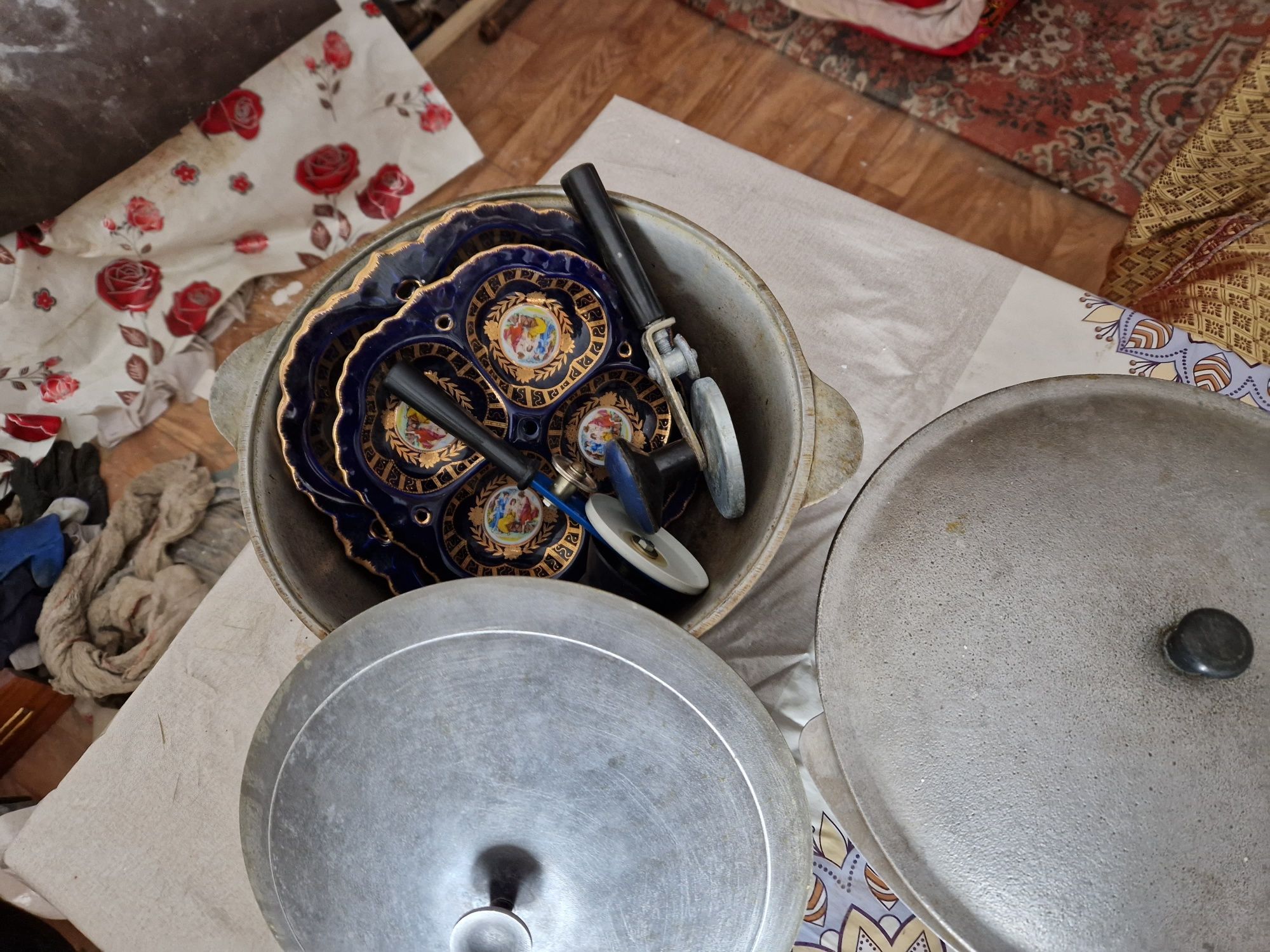 Продам казаны и кастрюли