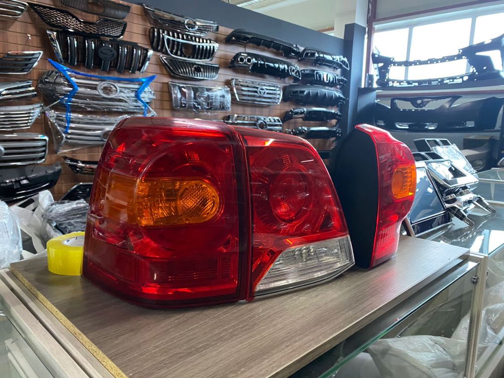 Задний фонарь для Toyota Land Cruiser 200