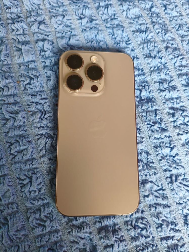 Продам Iphone 15 pro