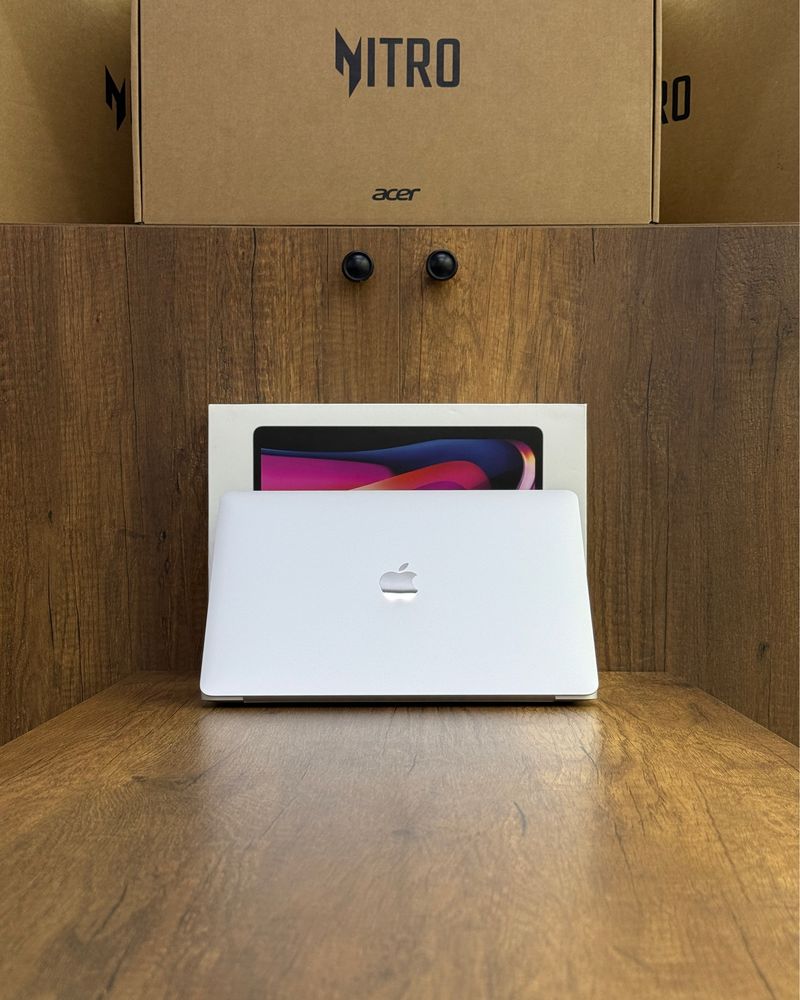 Ноутбук Apple MacBook Pro 13 2022 / M2 / 8GB / 256GB