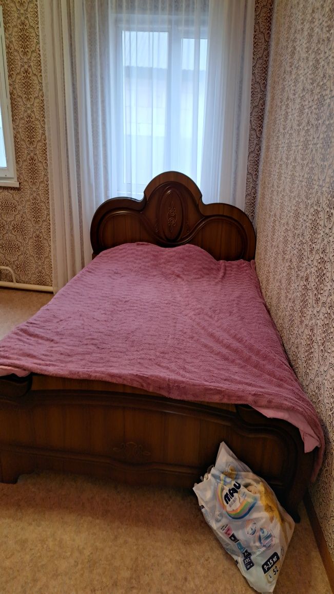Продам диван двухместный с ортопедическом