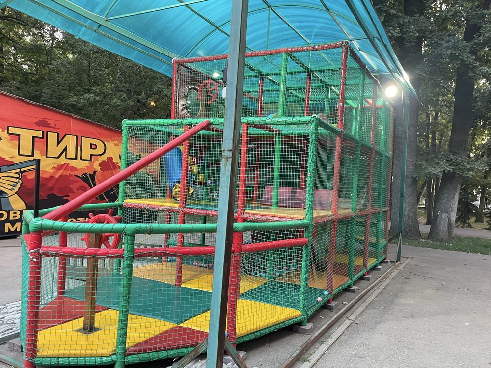 продам ТИР и Детский лабиринт в парке Горького