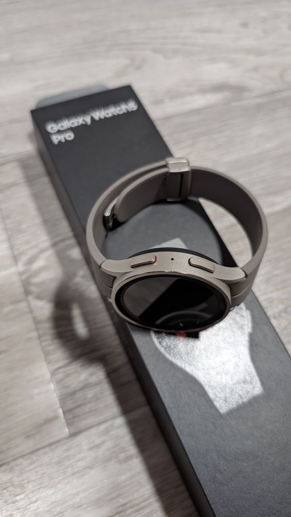 Galaxy Watch5 Pro серый титан