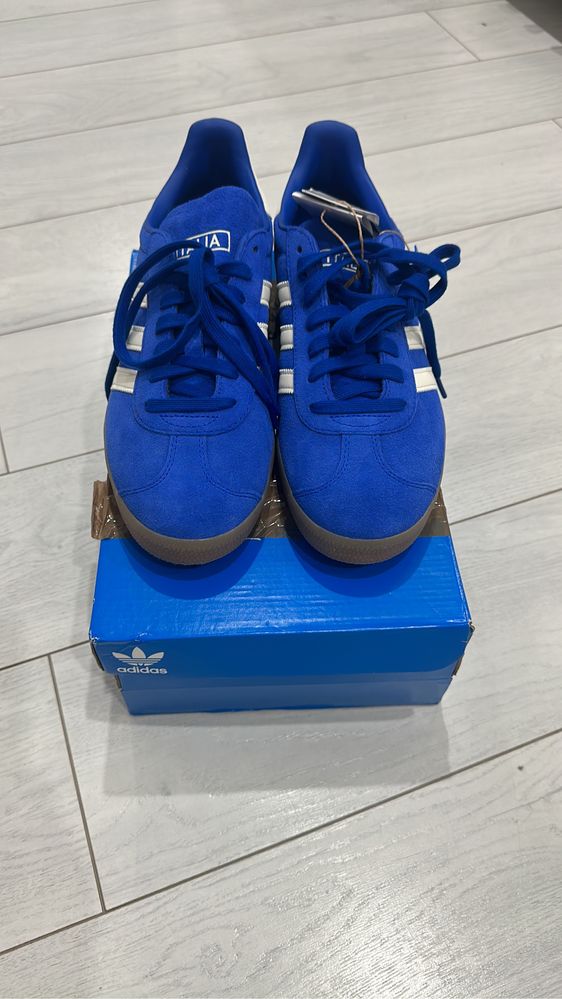 Продам кроссовки Adidas gazelle оригинал