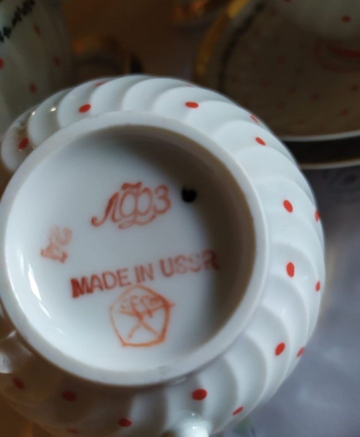 Продам чайный сервиз на 12 персон.