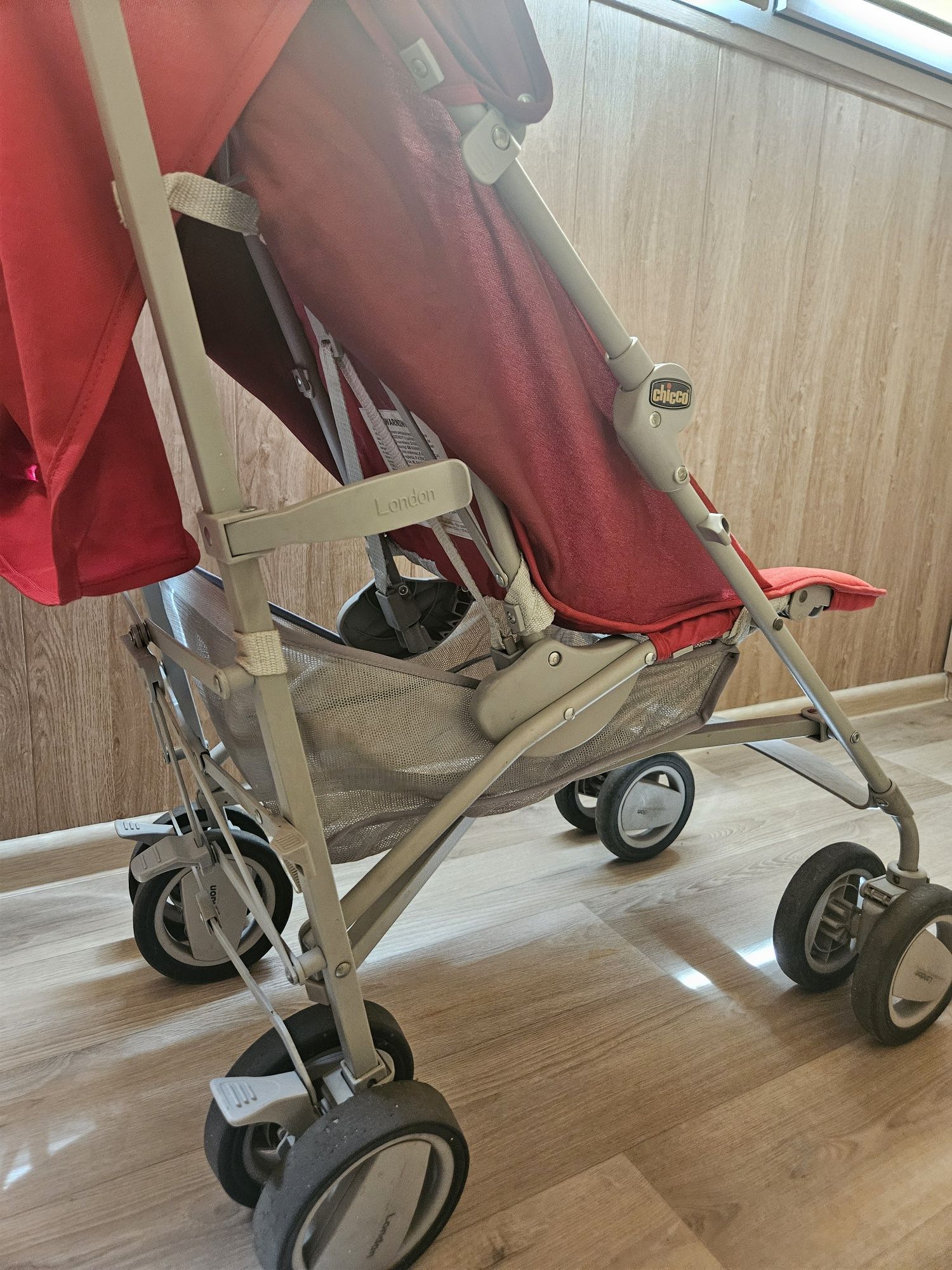 Коляска Chicco в отличном состоянии