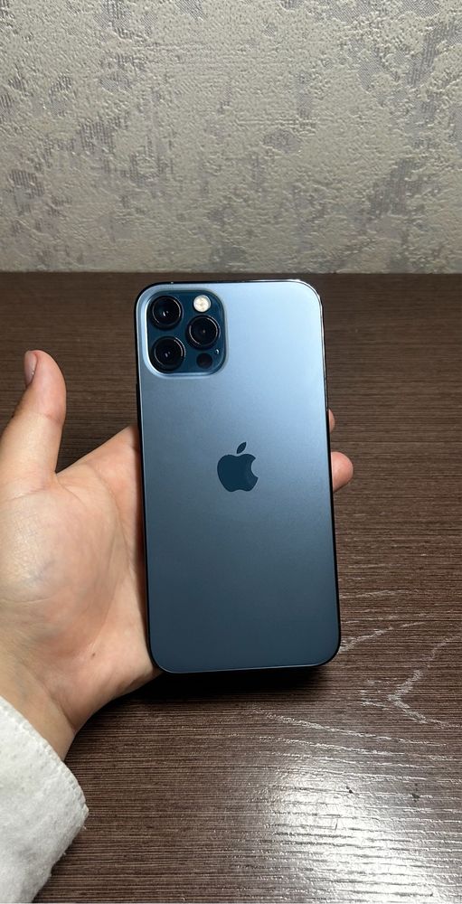 Срочно продам iphone 12 pro 128