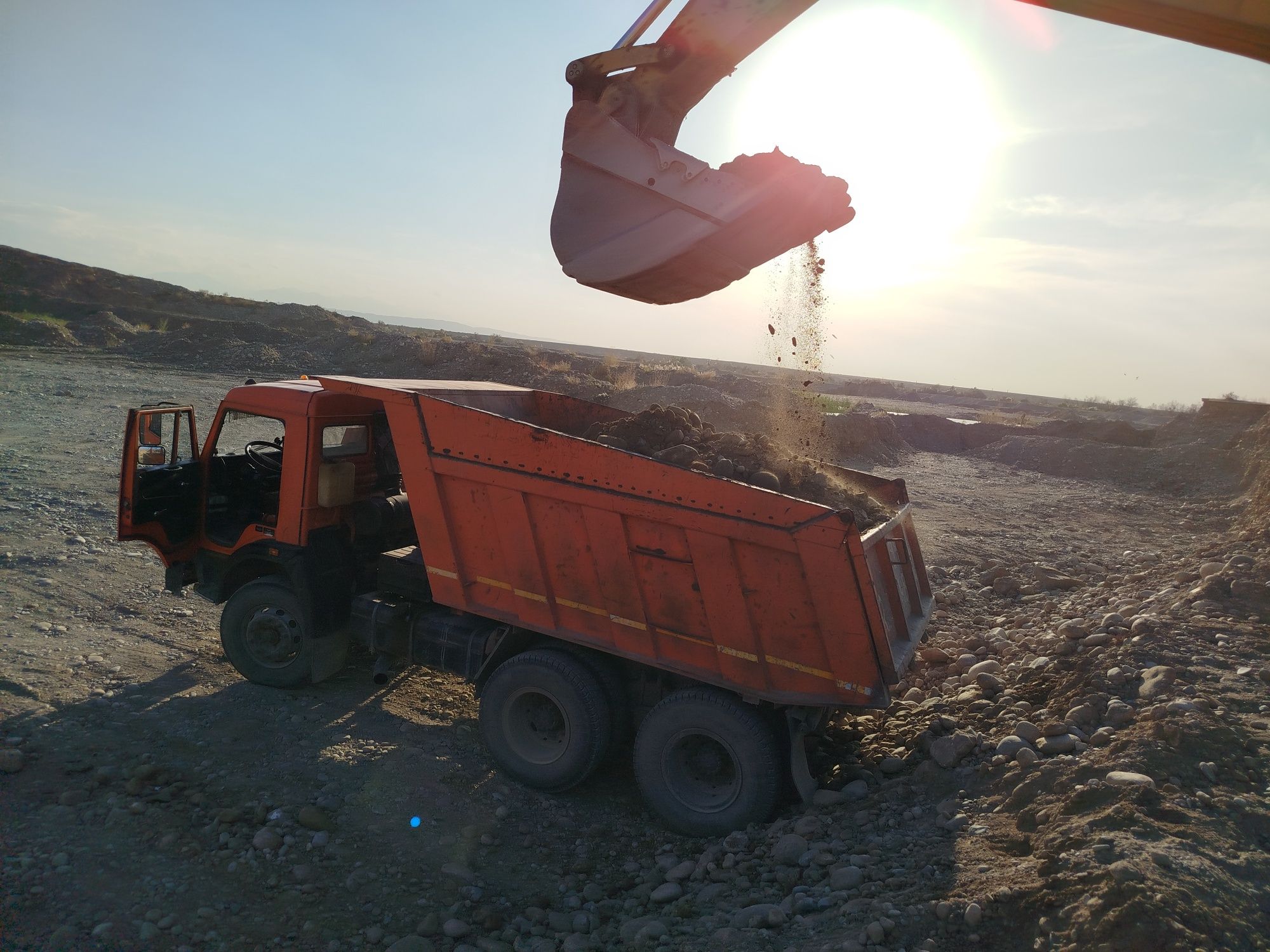 Услуги камаз даставка отсев песок сникерс шебен оптималка грабр камен