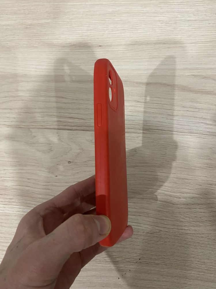 Продам чехол IPhone 12