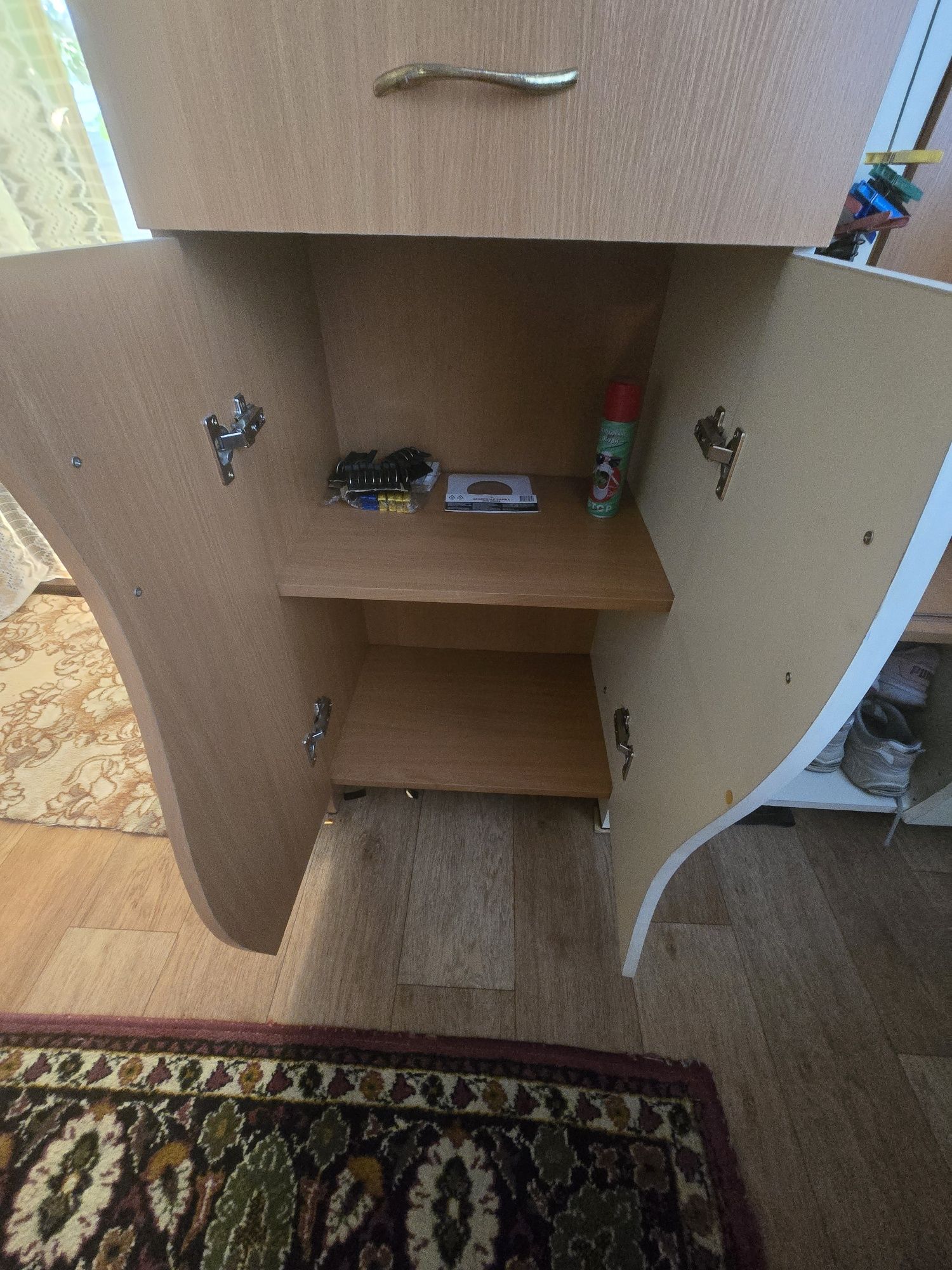 Продам  прихожую