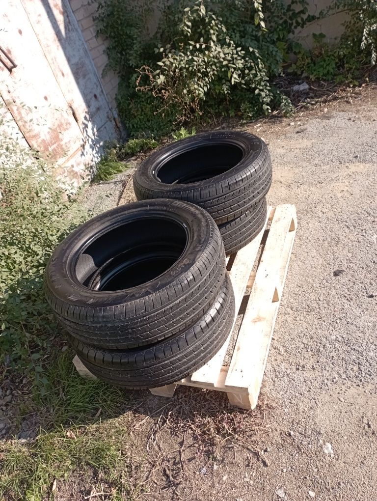 Продам летнюю резину 225/60 R 18