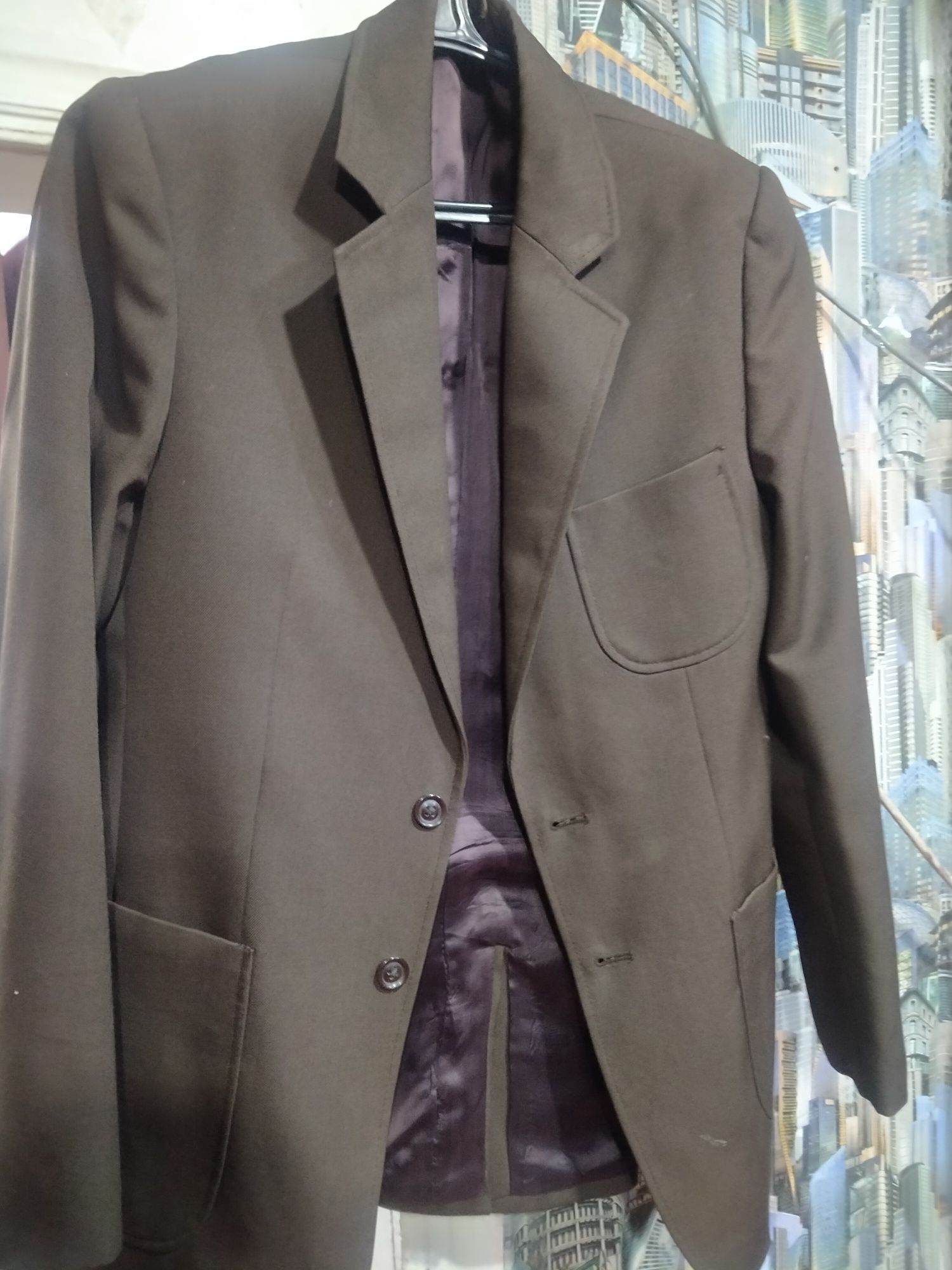 Продам костюм с брюками размер 46
