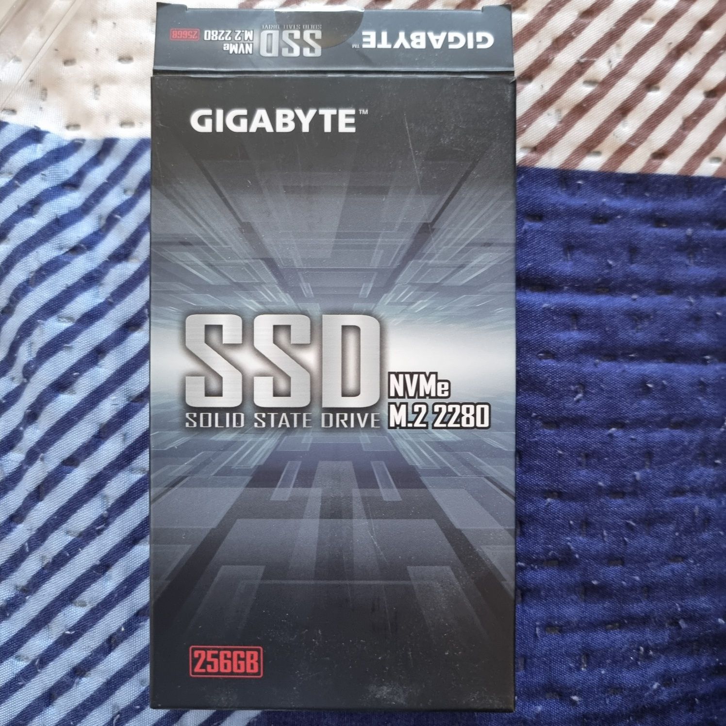 ssd nvme m.2 2280 gigabyte 256GB