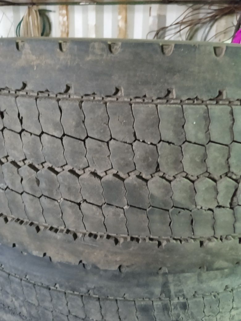 Продам шины 315/60