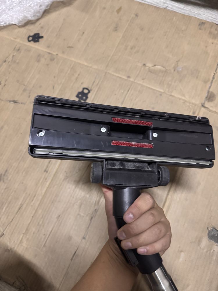 Продается пылесос Tefal TW4825EA
