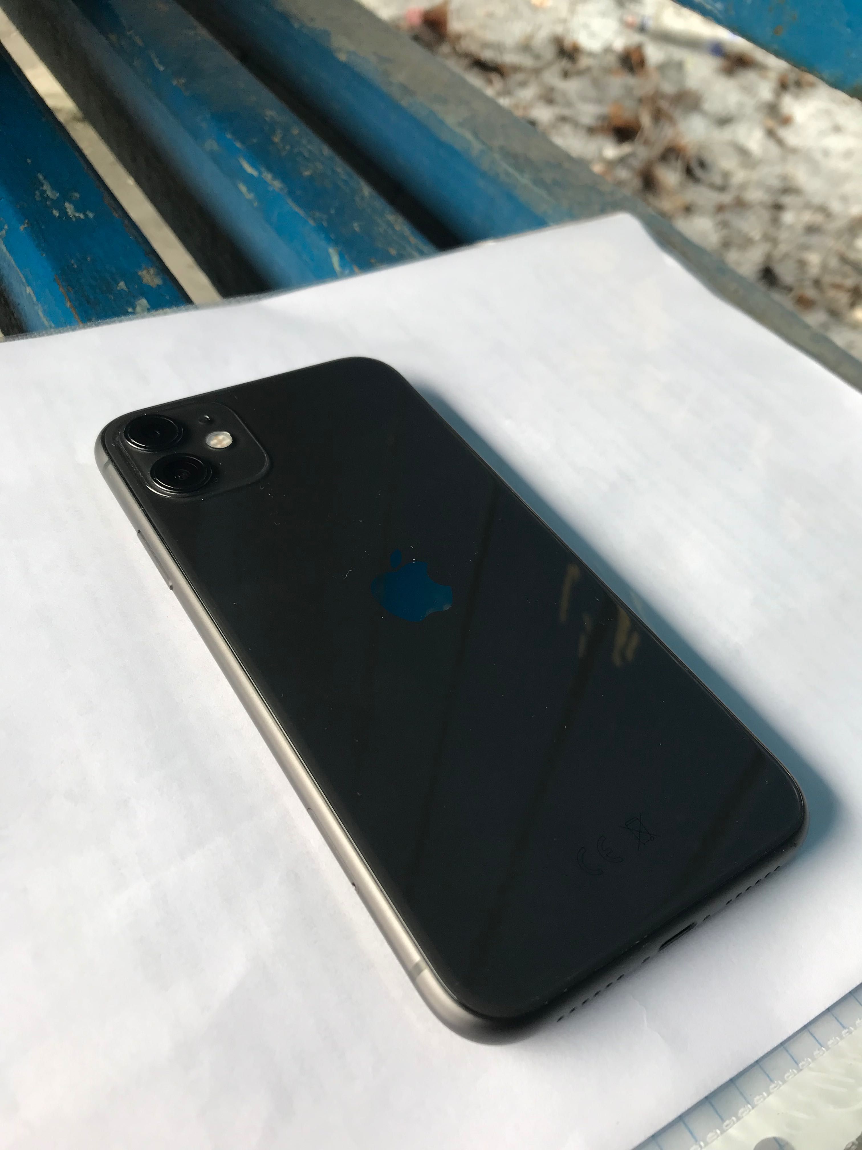 Продам iPhone 11