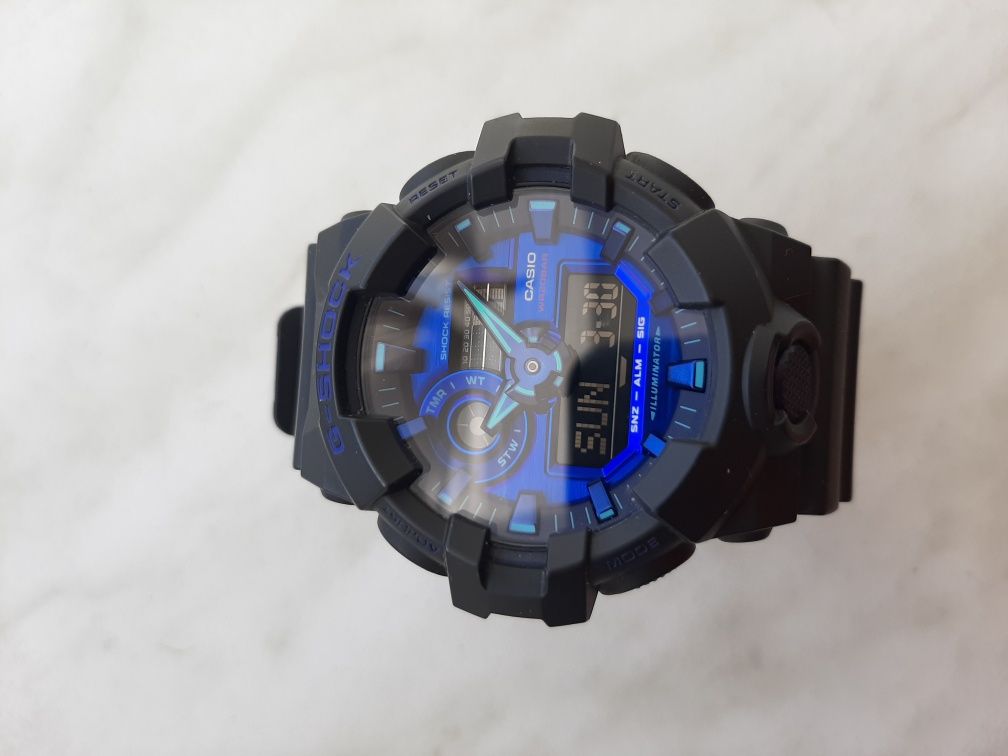 Продаю   часы Casio G-SHOCK GA-700VB-1AER