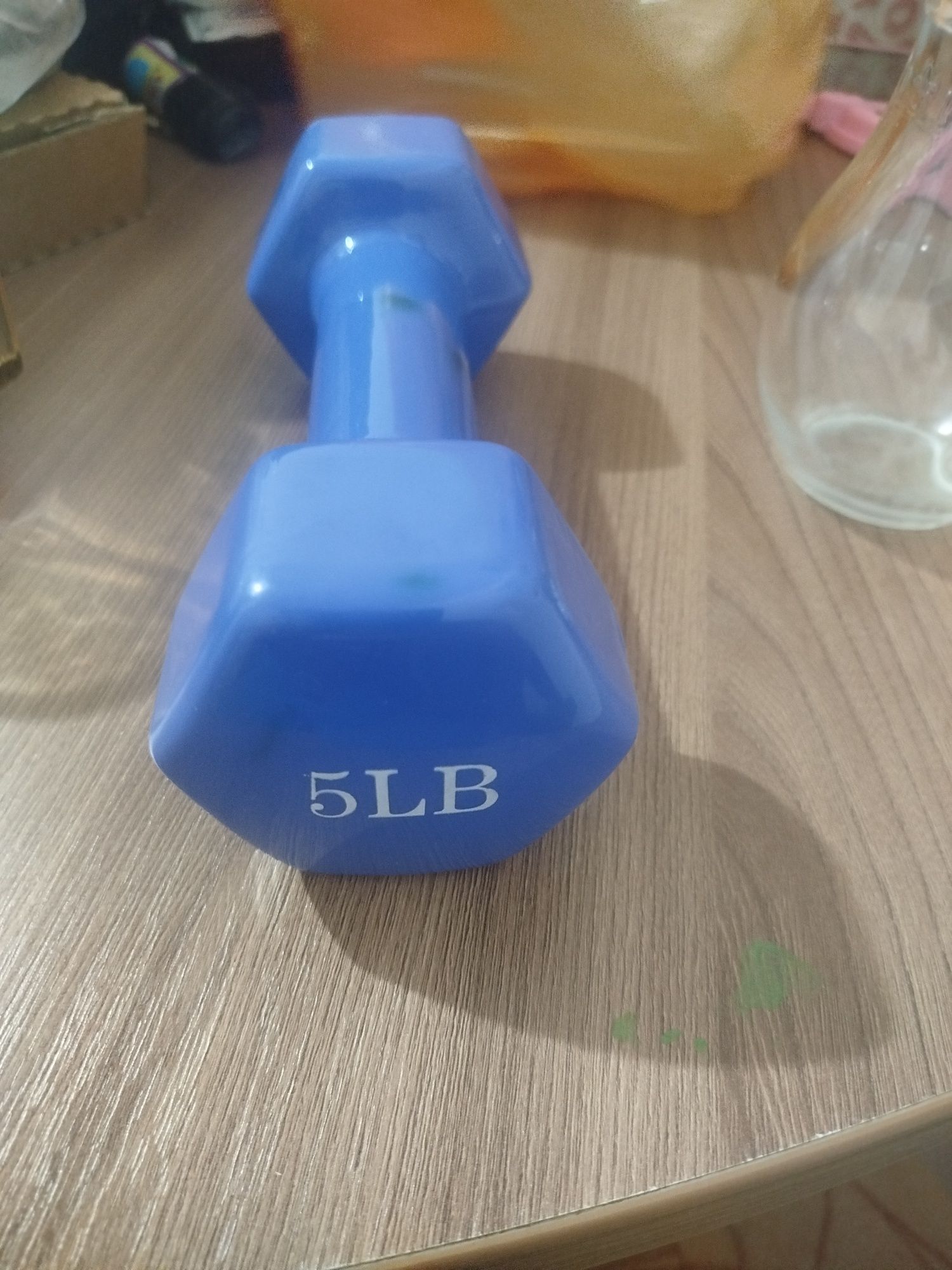 Продам гантели 2 шт по 5 кг
