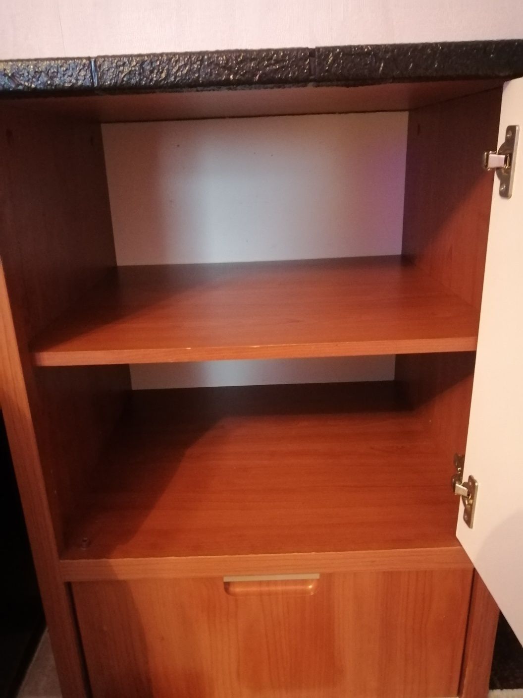 Продам кухонный шкаф.ПИШИТЕ СООБЩЕНИЯ В ОЛХ.